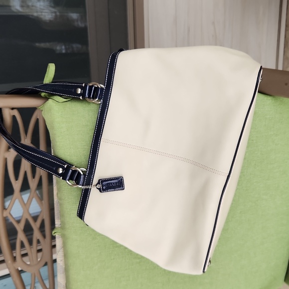 Chic Gray Coach bag with Navy trim - Picture 1 of 4